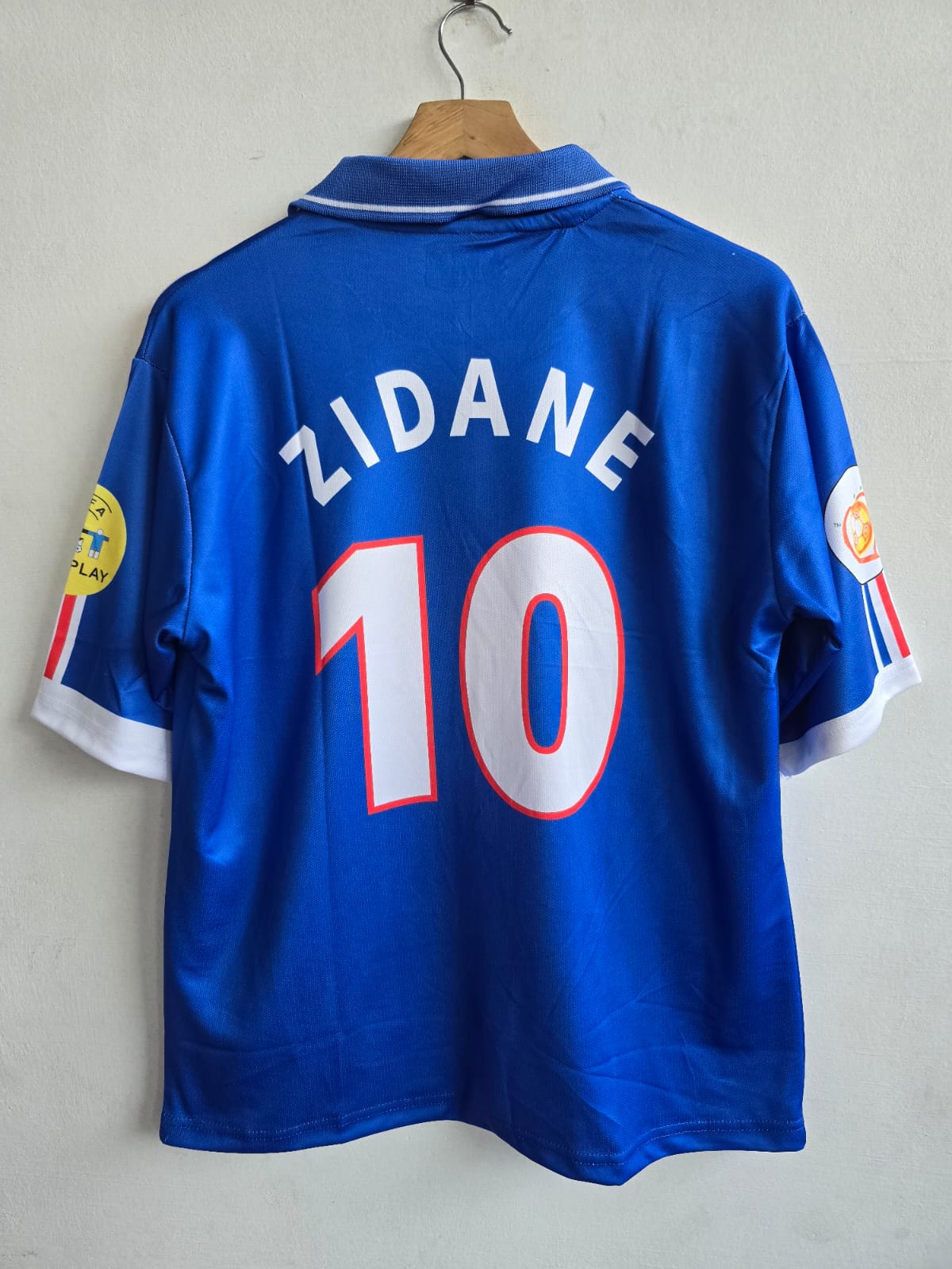 France 2000-01 Home  (Zidane) - View 2
